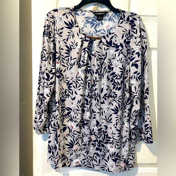 NWOT Liz Claiborne Floral Top - Picture 1 of 5